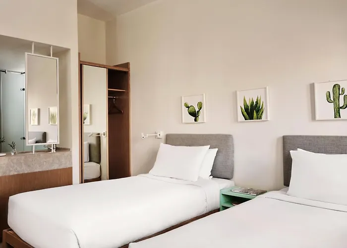 Captain\'S Inn Hotel